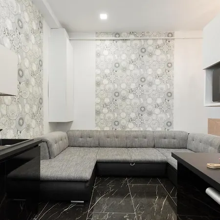 The Golden Executive Apartment